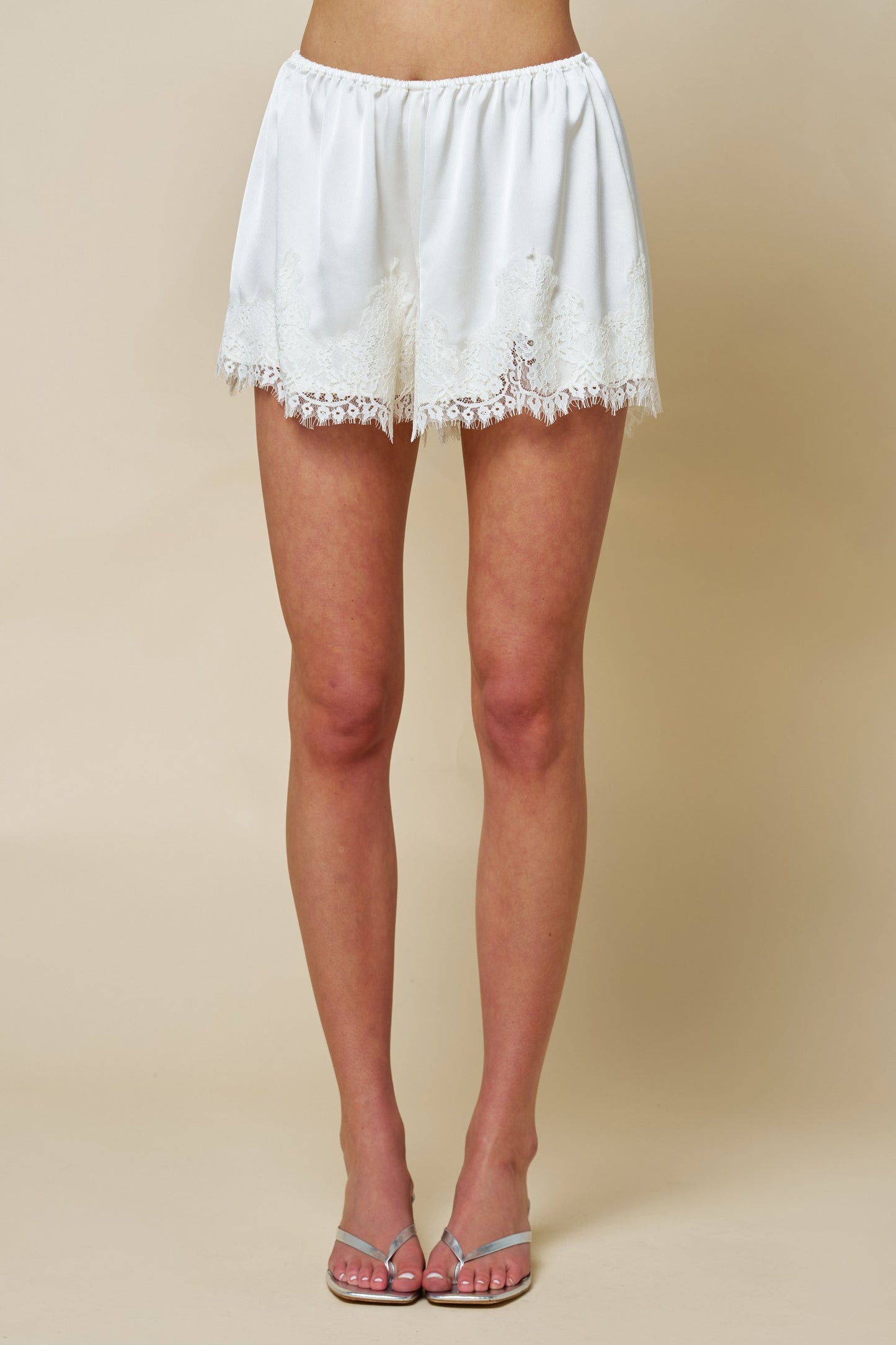 Leigh Shorts in Cream
