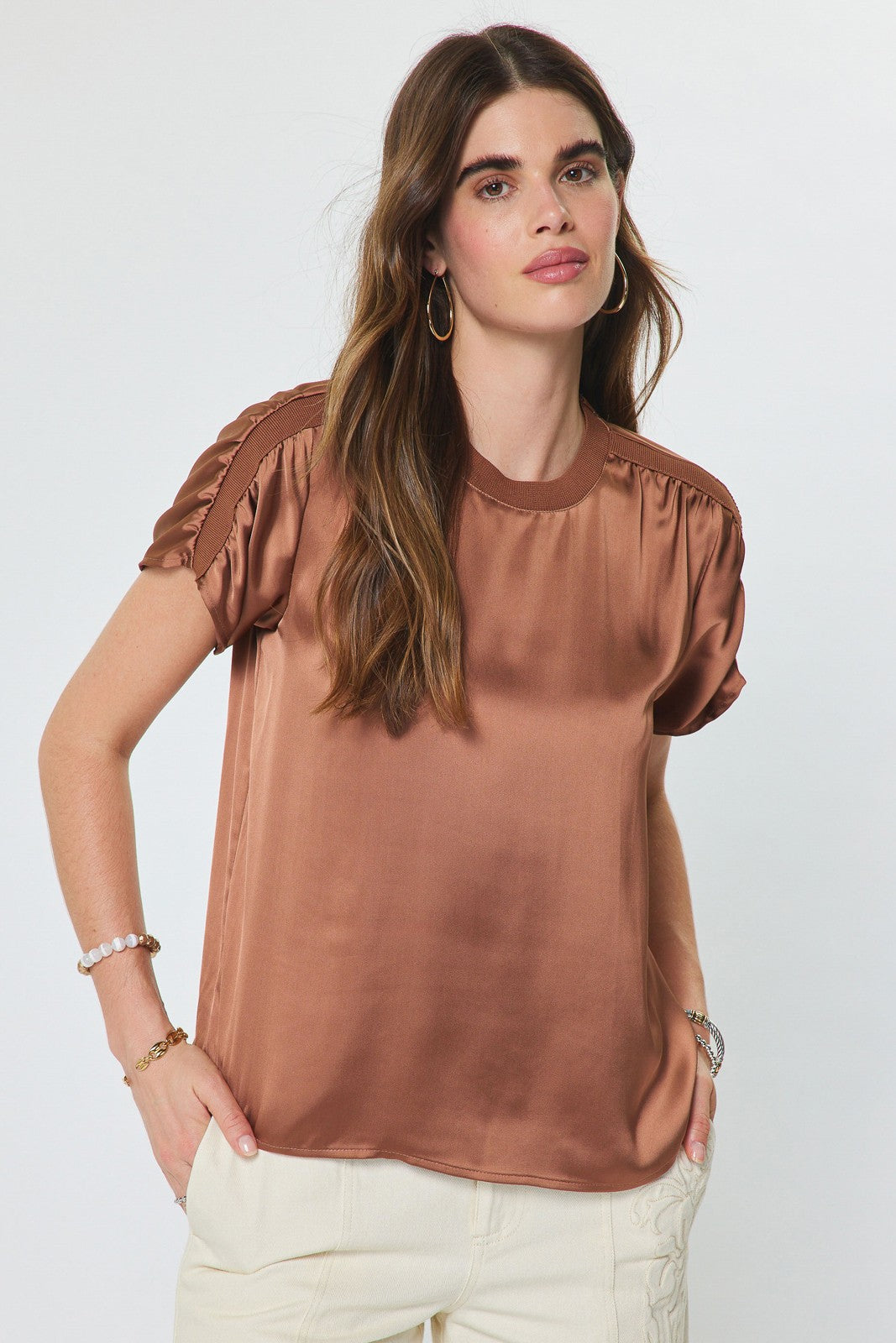 Sonia Shirred Detail Short Sleeve Top in Mocha Mousse