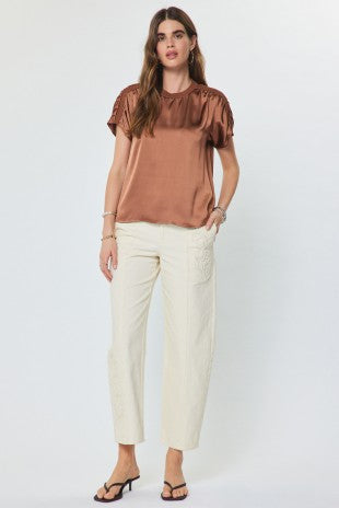 Sonia Shirred Detail Short Sleeve Top in Mocha Mousse