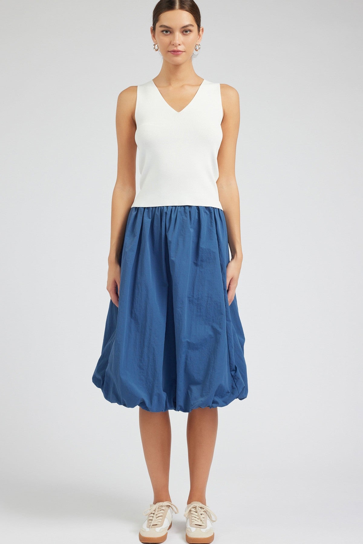 Cora Sleeveless V-neck Sweater Top